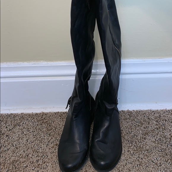 Forever 21 black knee high boots - Picture 2 of 4